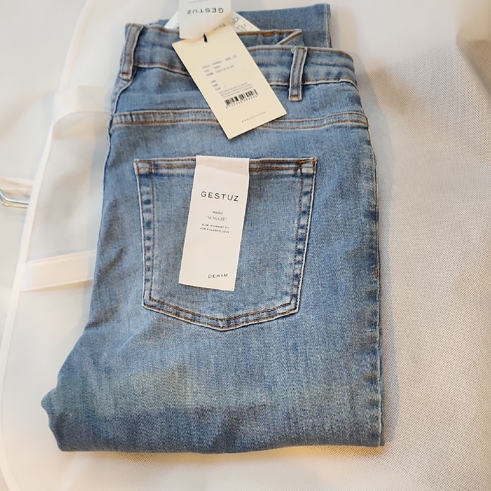 Women's Blue Jeans